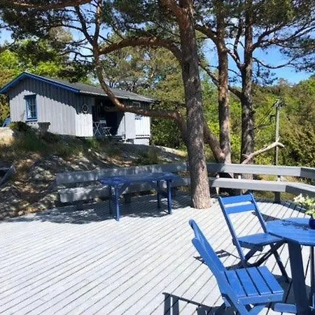 Idyllic Southern Cabin Near The Sea *