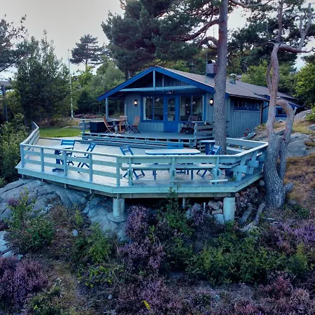 Idyllic Southern Cabin Near The Sea Feriehus Lillesand